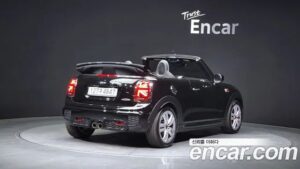 Mini Cooper Convertible JCW 2020 года из Южной Кореи