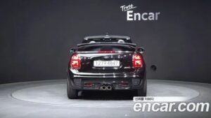 Mini Cooper Convertible JCW 2020 года из Южной Кореи