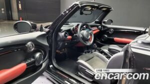 Mini Cooper Convertible JCW 2020 года из Южной Кореи