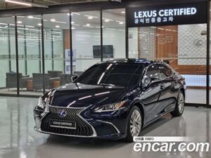 Lexus ES Luxury Plus 2021 года из Южной Кореи