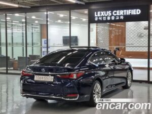 Lexus ES Luxury Plus 2021 года из Южной Кореи