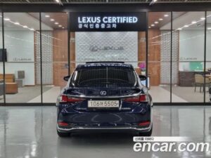 Lexus ES Luxury Plus 2021 года из Южной Кореи