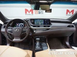 Lexus ES Luxury Plus 2021 года из Южной Кореи