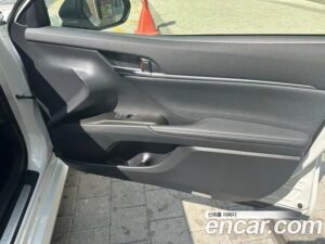 Toyota Camry 2.5 XLE HYBRID 2023 года из Южной Кореи