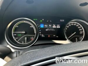 Toyota Camry 2.5 XLE HYBRID 2023 года из Южной Кореи