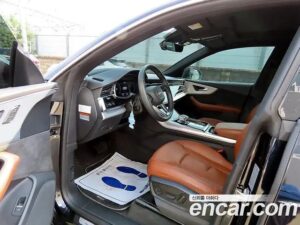 Audi Q8 45 TDI 4WD Premium 2020 года из Южной Кореи