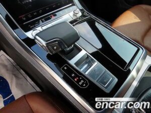 Audi Q8 45 TDI 4WD Premium 2020 года из Южной Кореи