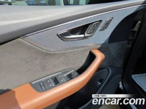 Audi Q8 45 TDI 4WD Premium 2020 года из Южной Кореи