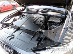 Audi Q8 45 TDI 4WD Premium 2020 года из Южной Кореи