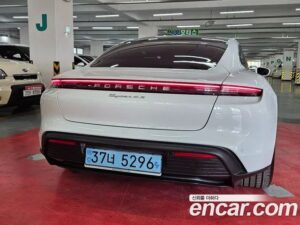 Porsche Taycan 4S 2021 года из Южной Кореи