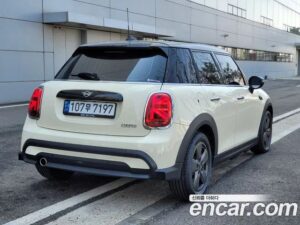 Mini Cooper 5Door CLASSIC 2023 года из Южной Кореи