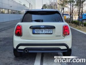 Mini Cooper 5Door CLASSIC 2023 года из Южной Кореи