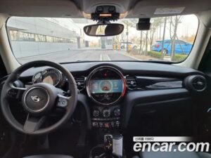 Mini Cooper 5Door CLASSIC 2023 года из Южной Кореи