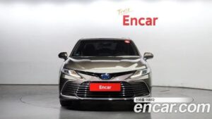 Toyota Camry 2.5 LE HYBRID 2022 года из Южной Кореи