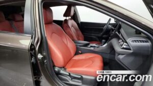 Toyota Camry 2.5 LE HYBRID 2022 года из Южной Кореи