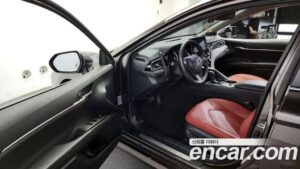 Toyota Camry 2.5 LE HYBRID 2022 года из Южной Кореи