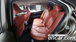 Toyota Camry 2.5 LE HYBRID 2022 года из Южной Кореи