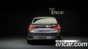Lexus ES Luxury Plus 2021 года из Южной Кореи