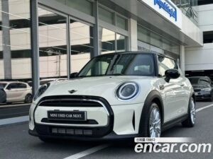 Mini Cooper CLASSIC Plus 2022 года из Южной Кореи