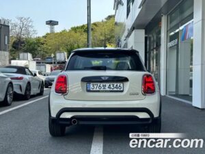 Mini Cooper CLASSIC Plus 2022 года из Южной Кореи