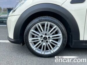 Mini Cooper CLASSIC Plus 2022 года из Южной Кореи