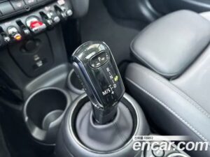 Mini Cooper CLASSIC Plus 2022 года из Южной Кореи