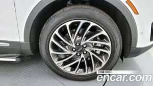 Lincoln Nautilus 2.7 Reserve AWD 2020 года из Южной Кореи
