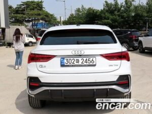 Audi Q3 35 TDI Premium Sportback 2022 года из Южной Кореи