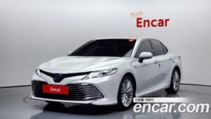 Toyota Camry 2.5 XLE HYBRID 2020 года из Южной Кореи