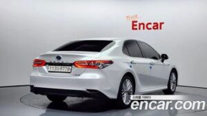 Toyota Camry 2.5 XLE HYBRID 2020 года из Южной Кореи