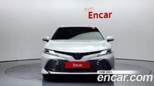 Toyota Camry 2.5 XLE HYBRID 2020 года из Южной Кореи