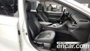 Toyota Camry 2.5 XLE HYBRID 2020 года из Южной Кореи