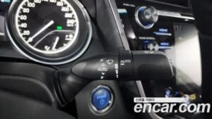 Toyota Camry 2.5 XLE HYBRID 2020 года из Южной Кореи
