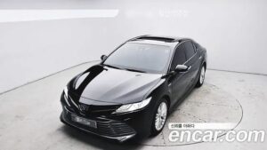 Toyota Camry 2.5 XLE HYBRID 2020 года из Южной Кореи
