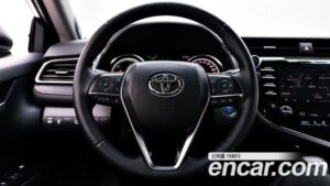 Toyota Camry 2.5 XLE HYBRID 2020 года из Южной Кореи