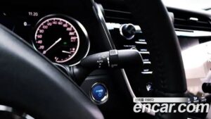 Toyota Camry 2.5 XLE HYBRID 2020 года из Южной Кореи