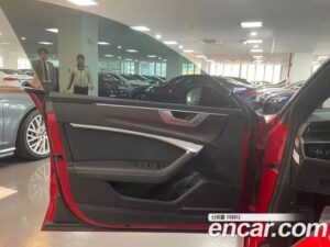 Audi A7 55 TFSI 4WD Premium 2022 года из Южной Кореи