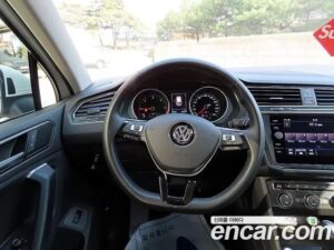 Volkswagen Tiguan 2.0 TDI Premium 2020 года из Южной Кореи