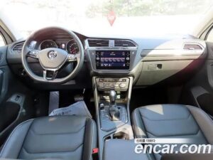 Volkswagen Tiguan 2.0 TDI Premium 2020 года из Южной Кореи