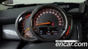 Mini Cooper DEFAULT 2020 года из Южной Кореи