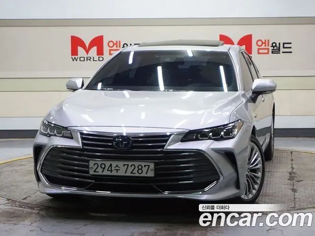 Toyota Avalon 2.5 HYBRID 2019 года из Кореи