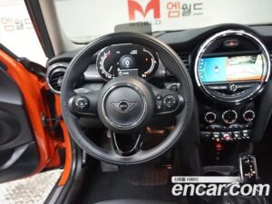Mini Cooper 5Door HIGH 2021 года из Южной Кореи