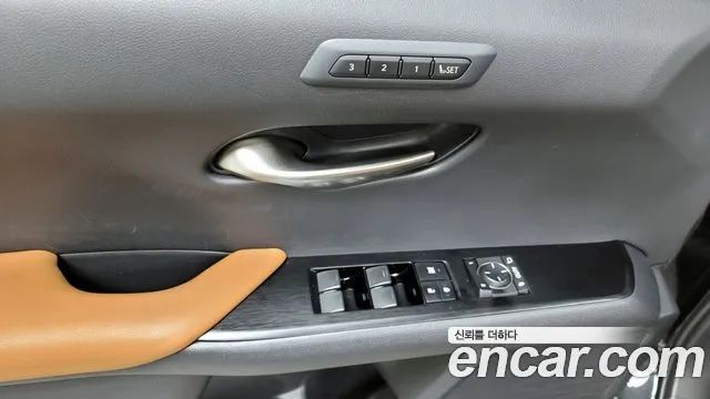 34808669_016.jpg Lexus UX 2.0 AWD 2019 года из Южной Кореи