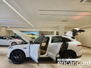 Jaguar F-PACE D200 SE 2022 года из Южной Кореи