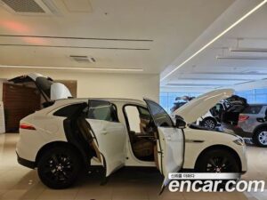 Jaguar F-PACE D200 SE 2022 года из Южной Кореи