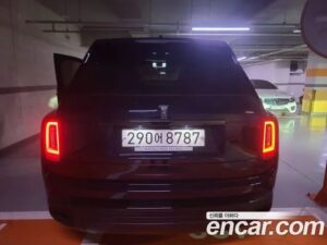 Rolls-Royce Cullinan 6.7 V12 Black Badge 2021 года из Южной Кореи