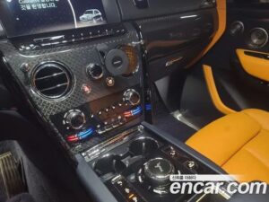 Rolls-Royce Cullinan 6.7 V12 Black Badge 2021 года из Южной Кореи