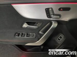 Mercedes-Benz CLA-Class CLA250 4MATIC 2020 года из Южной Кореи