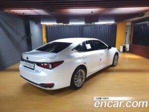 Lexus ES Executive 2022 года из Южной Кореи