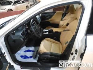 Lexus ES Executive 2022 года из Южной Кореи